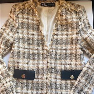 𝐍𝐄𝐖 𝐖𝐈𝐓𝐇 𝐓𝐀𝐆𝐒
#Zara tweed blazer XS